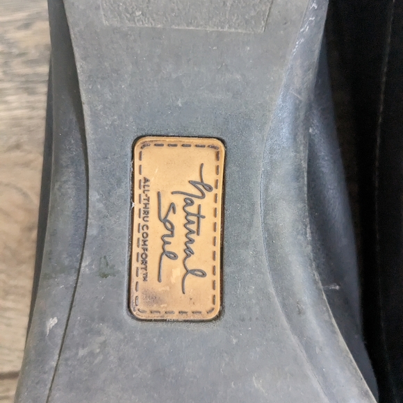 Naturalizer Flat Loafer - Picture 3 of 6